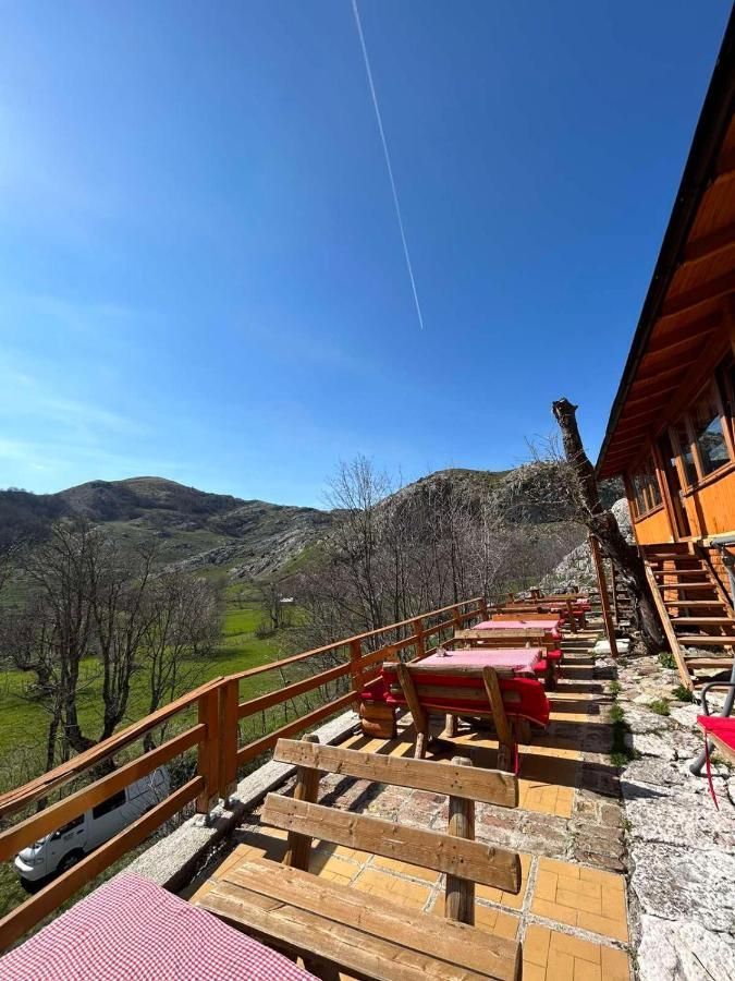 Bed And Breakfast Umoljani Esterno foto